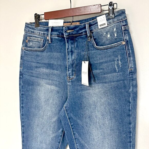 *NEW* Judy Blue Slim Jeans - Picture 3 of 12
